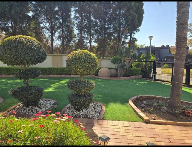 6 BEDROOM PROPERTY TO RENT IN SILVER LAKES